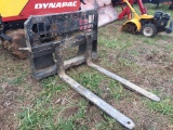 VERSATECH SKIDSTEER PALLET FORKS