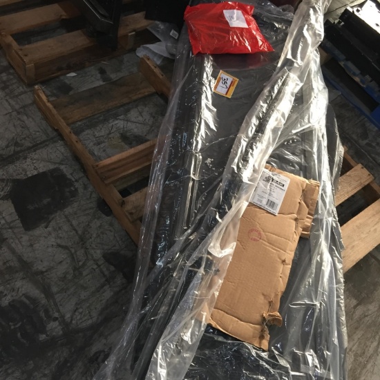 BAK FORD F150 BED COVER