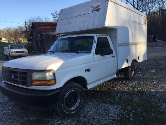 1994 FORD F150XL ENCLOSED TRUCK