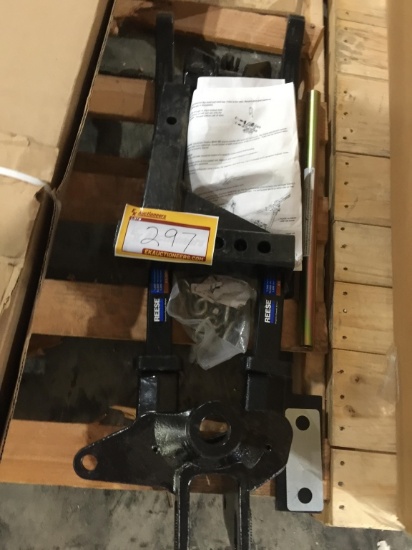 REESE HITCH W/STABILIZER BARS