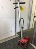 AIR OVER HYDRAULIC FLOOR JACK