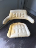 (1) TRACTOR SEAT