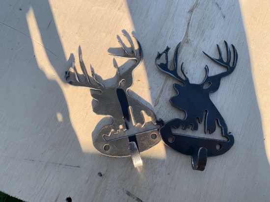 LAYING BUCK TOWEL HOOK METAL ART