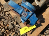 BENCH VISE