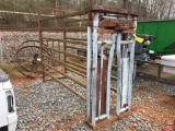 CATTLE CHUTE W/ AUTOMATIC HEAD CATCH W/ DROP GATE