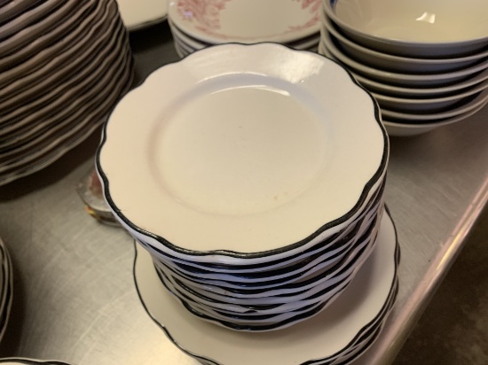 (12) 6.5" PLATES & (5) 8" BLACK RIM PLATES