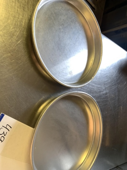 (2) 14" NORDIC WARE PIZZA PANS