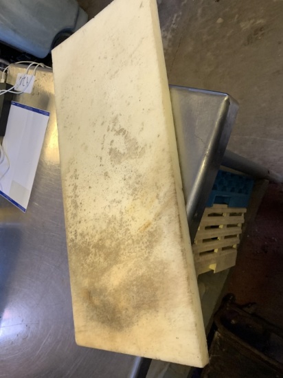 27"X12" PLASTIC CUTTING BOARD