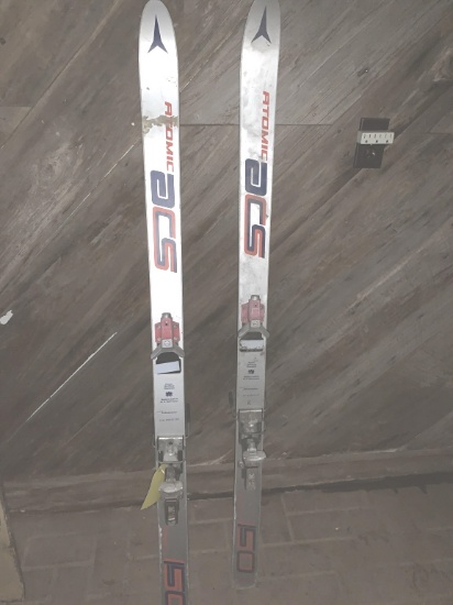 60" ATOMIC ACS VINTAGE SKIS
