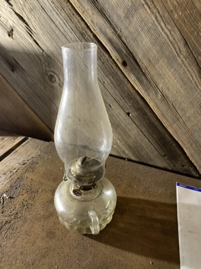 OIL LANTERNS & 2 GLOBES