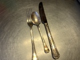 10PLACE SILVER PLATED FORK/KNIFE/SPOON SETTING