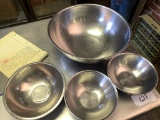 STAINLESS MIXING BOWLS