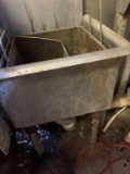 SILVERWARE SOAKING SINK  17
