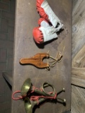 BOXING GLOVES/SLINGSHOT/BRASS HORNS