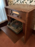 PHILCO ELECTRIC RADIO & RECORD PLAYER