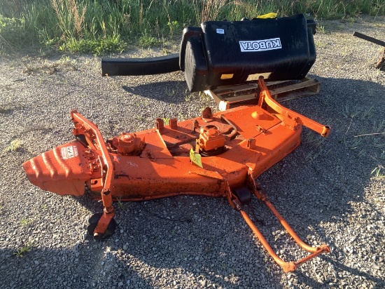 KUBOTA BAGGER FITS KUBOTA 750 W/ 60" MOWING DECK