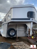 1996 LOGAN COACH 3 HORSE SLANT LOAD GOOSENECK TRAILER W/ DRESSING ROOM