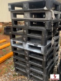 APPROX 11 PLASTIC PALLETS