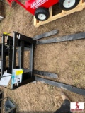 UNUSED AGROTK SKIDSTEER PALLET FORK
