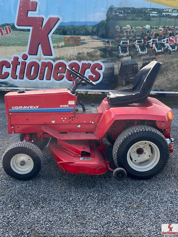 GRAVELY 8123 TRACTOR MOWER W BELLY MOWER BLADE Proxibid