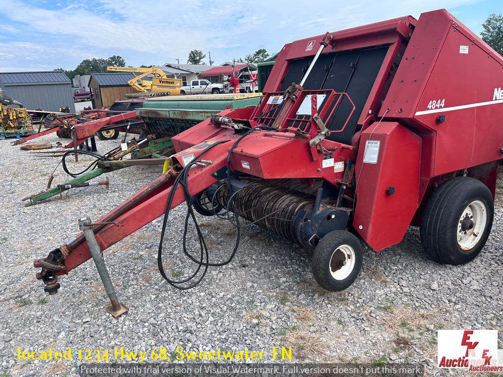 NEW IDEA 4844 ROUND BALER | Proxibid