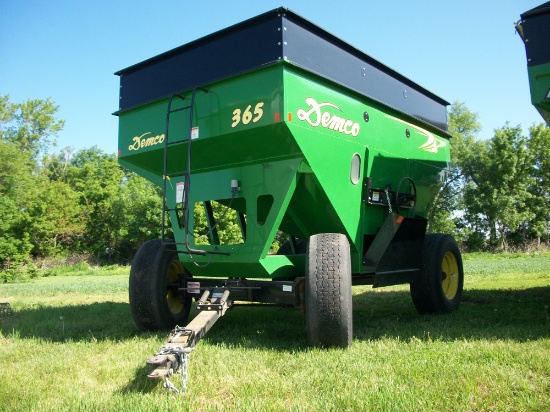 Demco 365 Grain Wagon