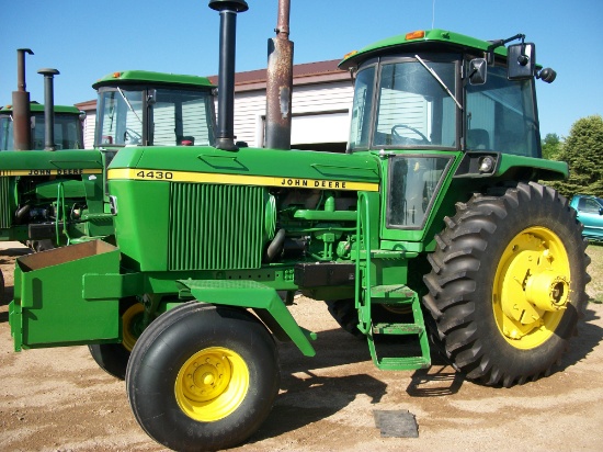 1977 John Deere 4430