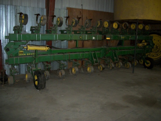 John Deere 24 row 20" Cultivator