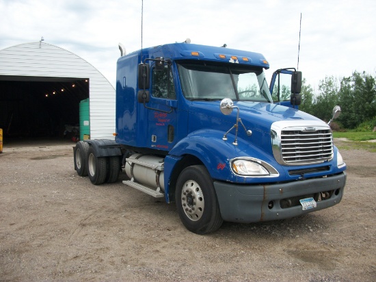 2004 Freightliner Columbia