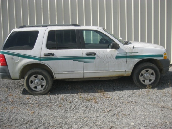 2003 Ford Explorer old "City of Suffolk" White