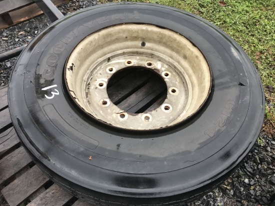 11R22.5 TIRE AND WHEEL