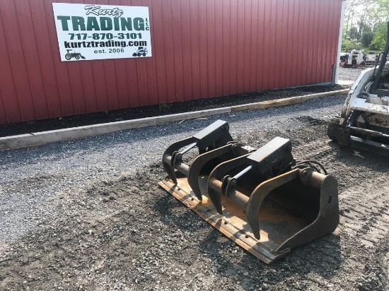 BOBCAT 68" GRAPPLE BUCKET