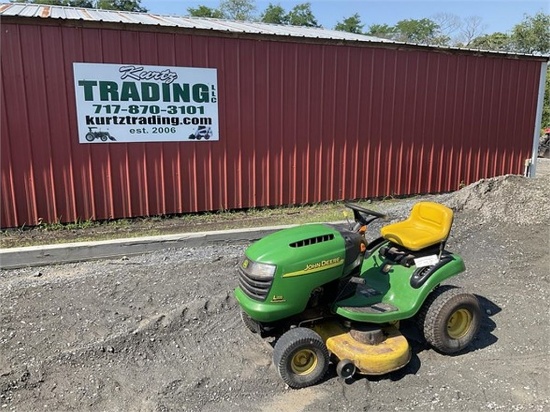 JOHN DEERE L111 RIDING MOWER