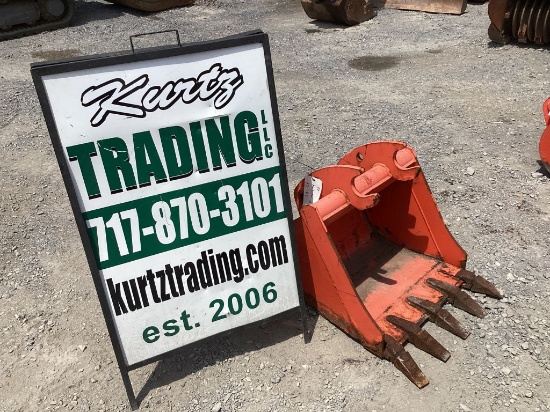 KUBOTA 24" QUICK ATTACH BUCKET