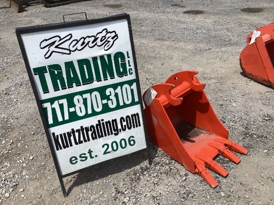 KUBOTA BT4554 18" QUICK ATTACH BUCKET