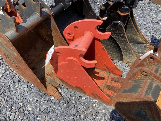 KUBOTA 12" QUICK ATTACH BUCKET