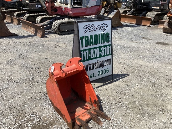KUBOTA BT4584 18" QUICK ATTACH BUCKET