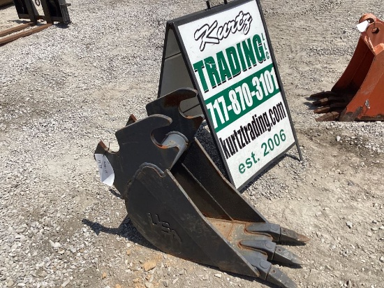 USA MANUFACTURERS 12" QUICK ATTACH BUCKET