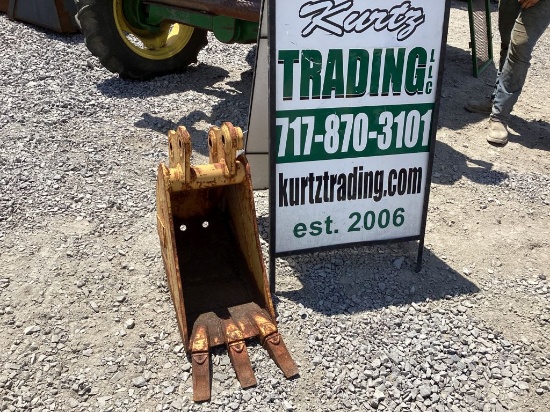 USA MANUFACTURERS 12" PIN ON BUCKET