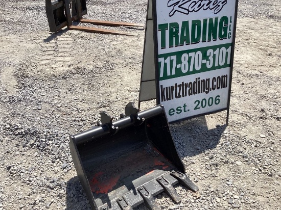 24" QUICK ATTACH BUCKET
