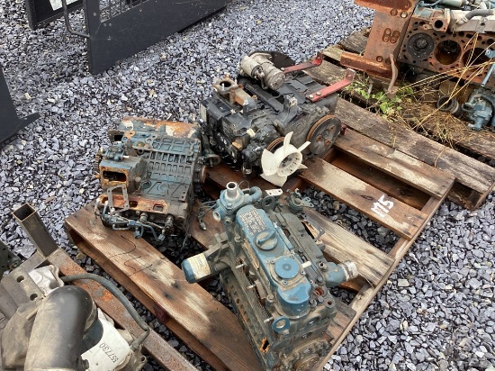 KUBOTA D902 DIESEL ENGINE, YANMAR 3TNM72-APB DIESEL ENGINE