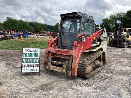 2017 TAKEUCHI TL12R2 SKID STEER LOADER