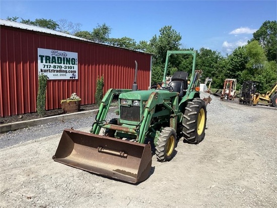 1988 JOHN DEERE 850 COMPACT TRACTOR