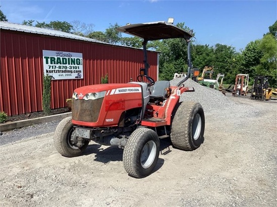2011 MASSEY FERGUSON 1652 TRACTOR