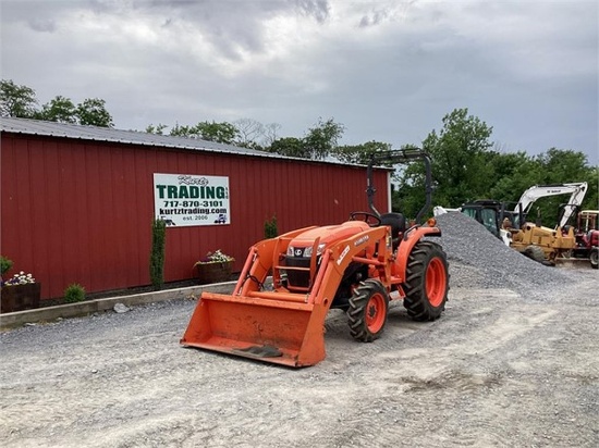 2017 KUBOTA L3301 COMPACT TRACTOR