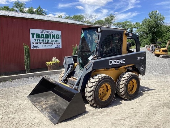 2010 DEERE 320D SKID STEER LOADER