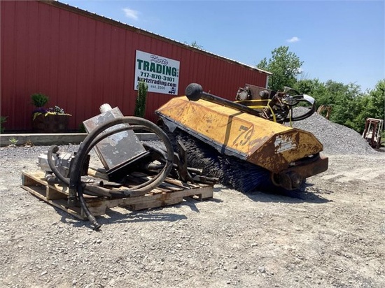 2012 SWEEPSTER 6FT FRONT MOUNT BROOM