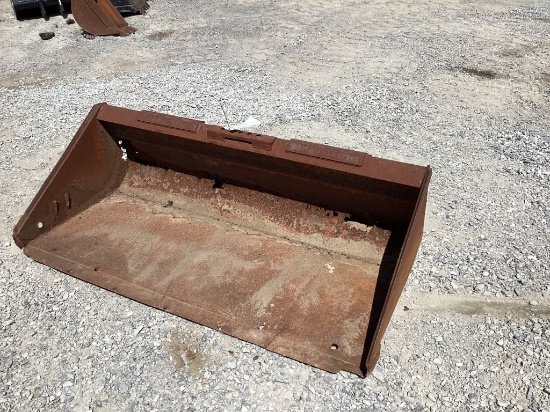 NEW HOLLAND 78" PIN ON BUCKET