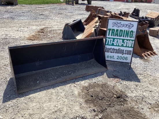 NEW HOLLAND 72" PIN ON BUCKET