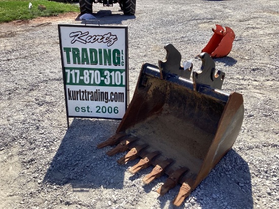 KUBOTA K7434 32" QUICK ATTACH BUCKET